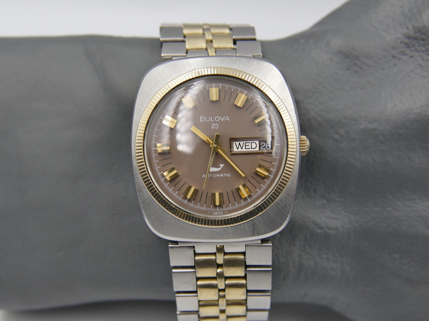 70's vintage watch mens Bulova Senator F Automatic 23 Jewels chocolate dial rare