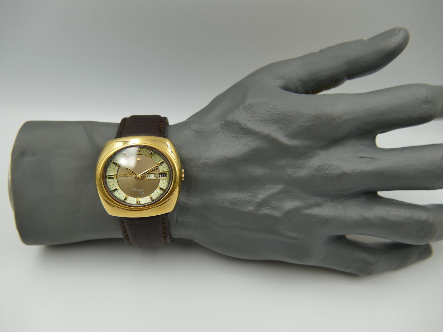 70's vintage watch mens Enicar Sherpa 320 ref 167-10-01 automatic cal. AR 167