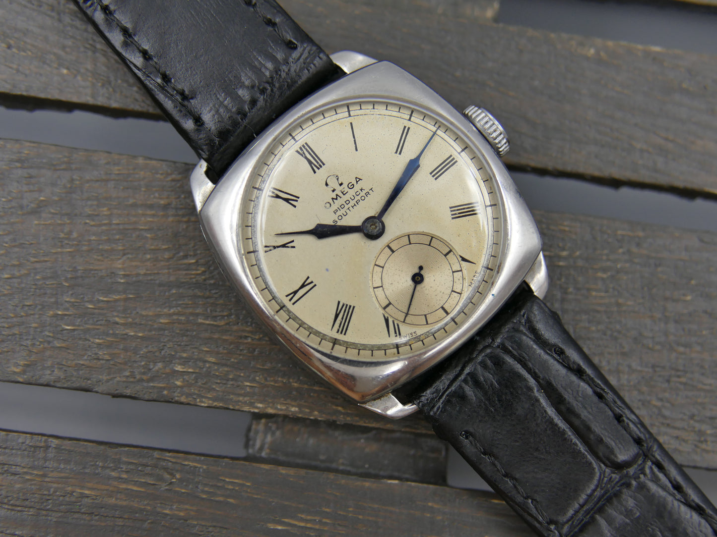30's vintage watch mens Omega pidduck southport cushion case dennison