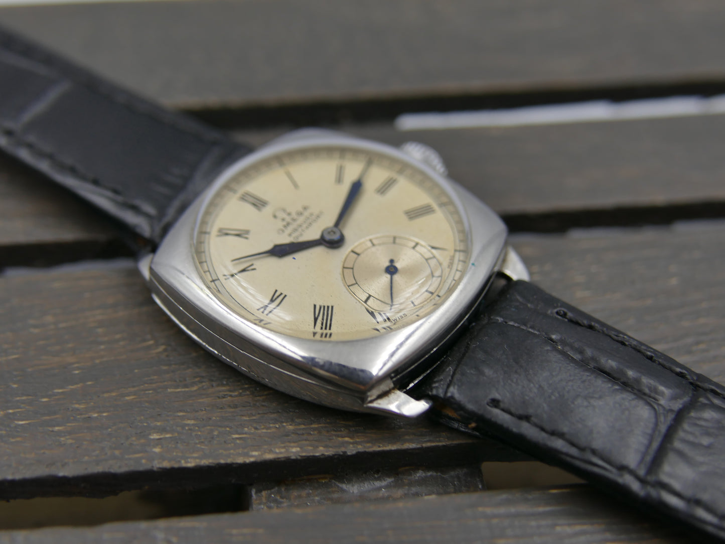 30's vintage watch mens Omega pidduck southport cushion case dennison