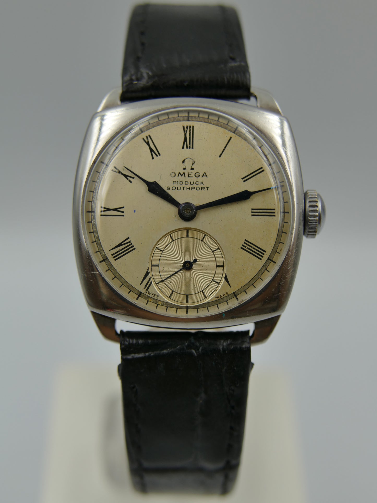 30's vintage watch mens Omega pidduck southport cushion case dennison
