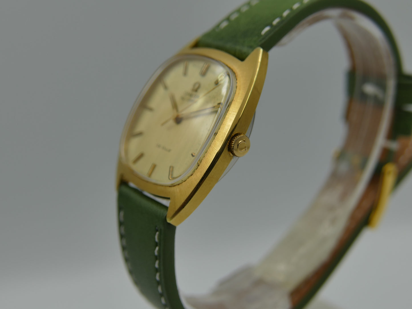 70's vintage watch mens Omega De ville ref. 161.768 / 162.767 automatic 1012