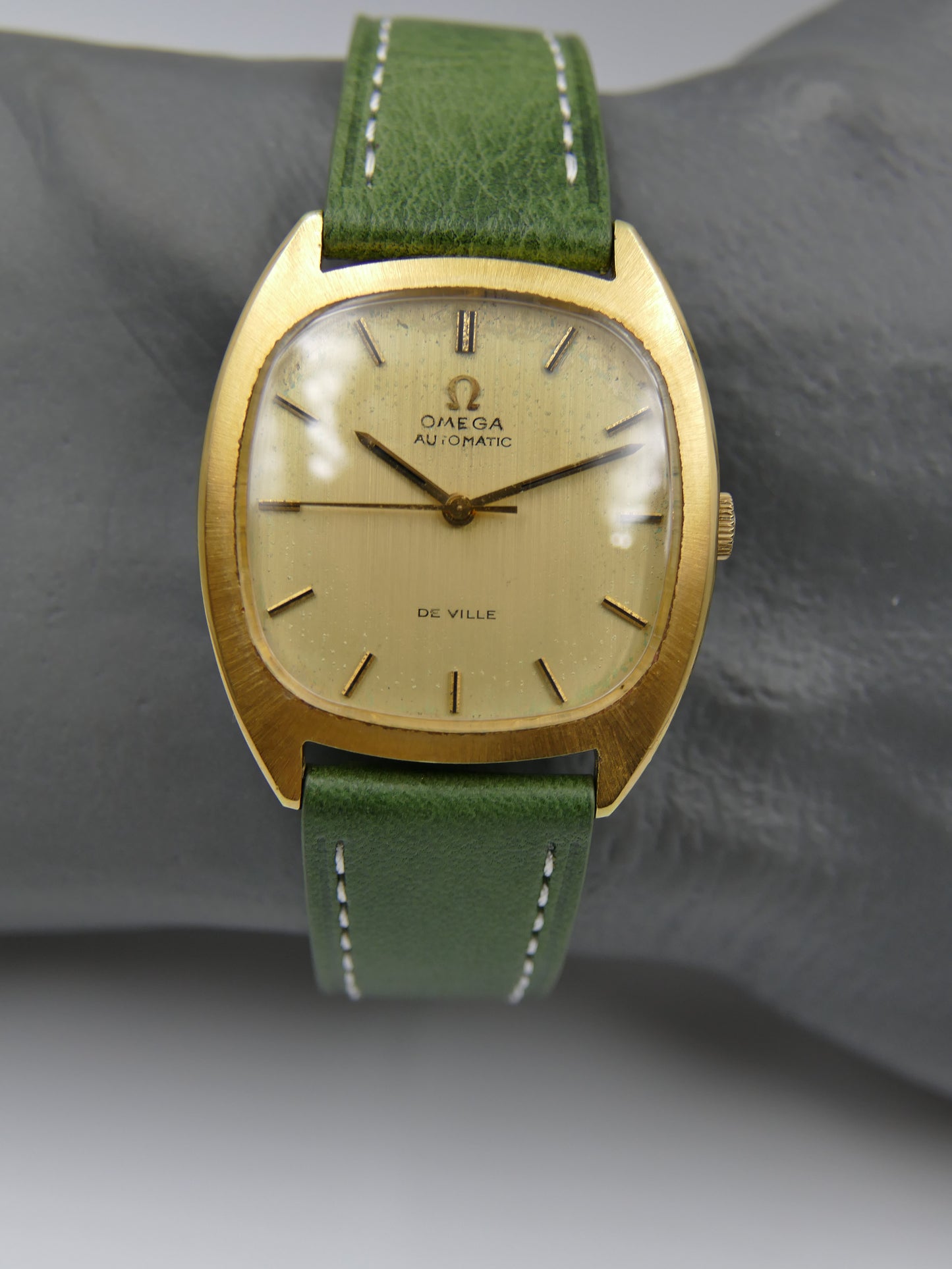 70's vintage watch mens Omega De ville ref. 161.768 / 162.767 automatic 1012