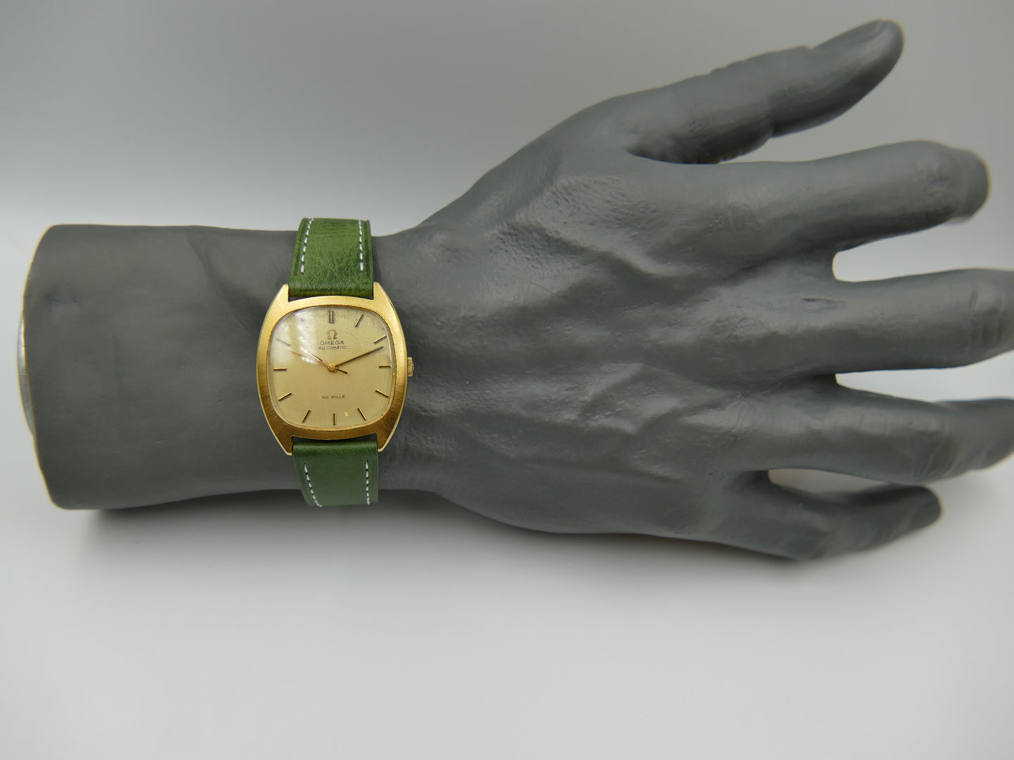 70's vintage watch mens Omega De ville ref. 161.768 / 162.767 automatic 1012
