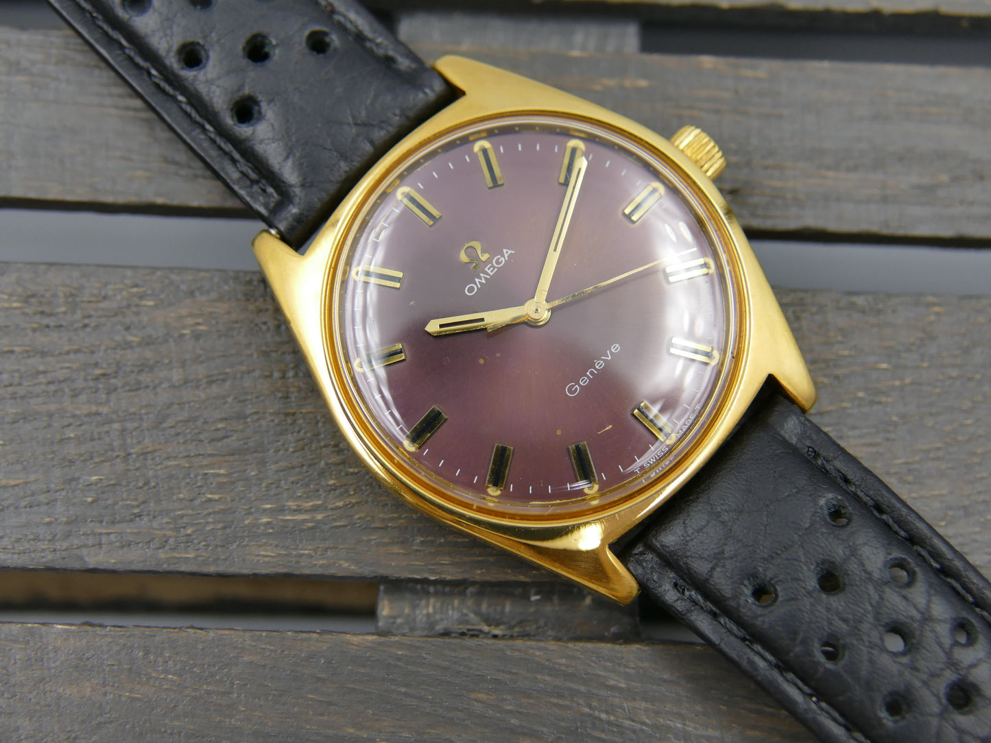 60's vintage watch mens Omega geneve manual wind cal 601 ref 135.041 purple dial