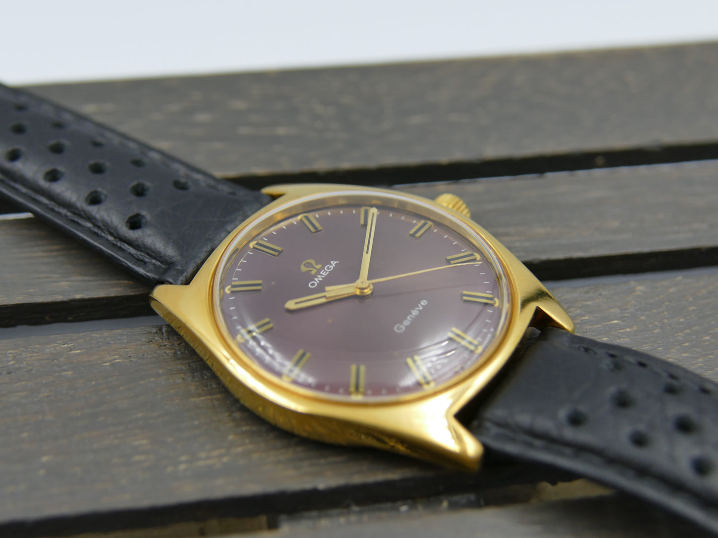 60's vintage watch mens Omega geneve manual wind cal 601 ref 135.041 purple dial