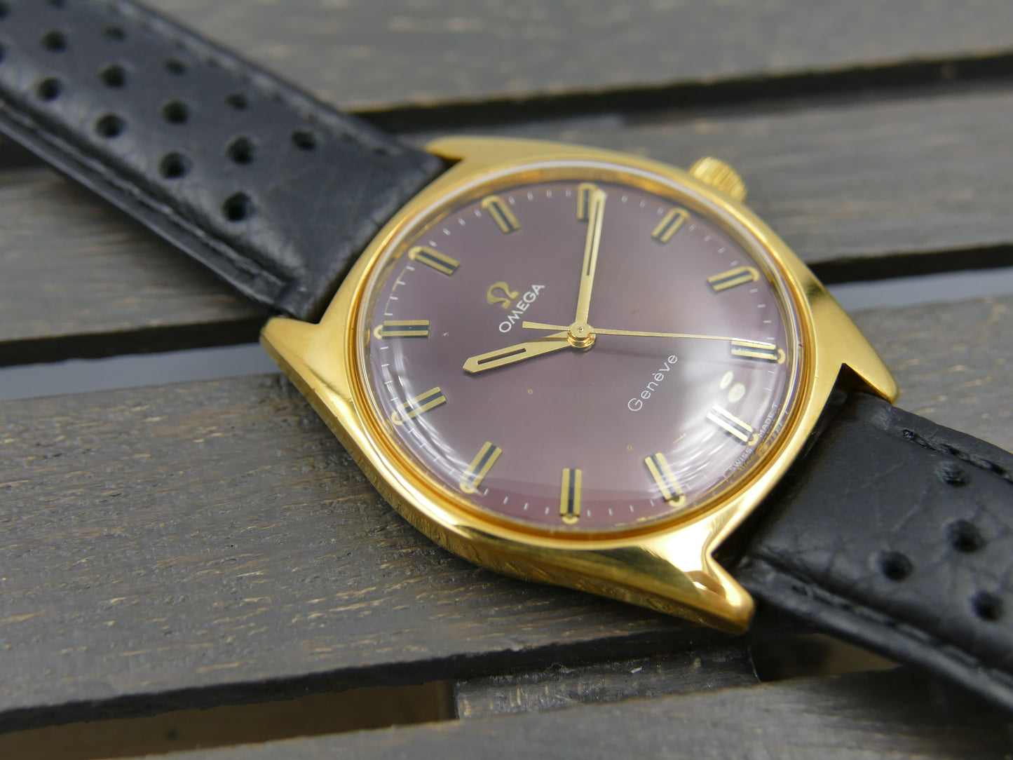 60's vintage watch mens Omega geneve manual wind cal 601 ref 135.041 purple dial
