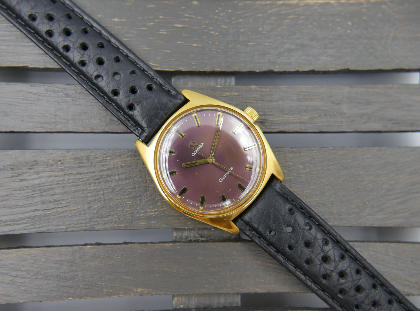 60's vintage watch mens Omega geneve manual wind cal 601 ref 135.041 purple dial