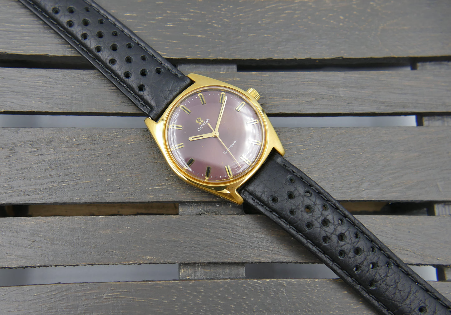 60's vintage watch mens Omega geneve manual wind cal 601 ref 135.041 purple dial