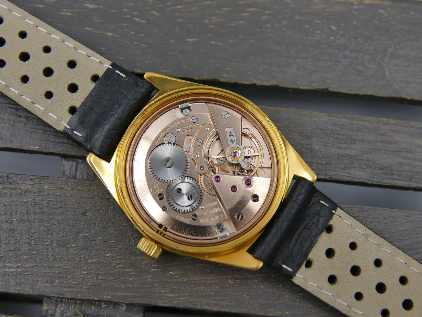 60's vintage watch mens Omega geneve manual wind cal 601 ref 135.041 purple dial