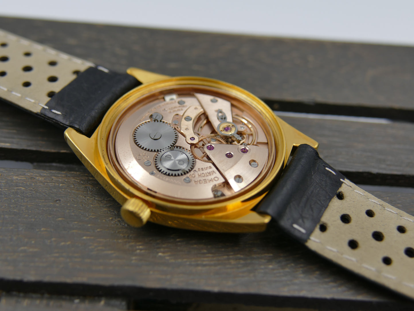 60's vintage watch mens Omega geneve manual wind cal 601 ref 135.041 purple dial