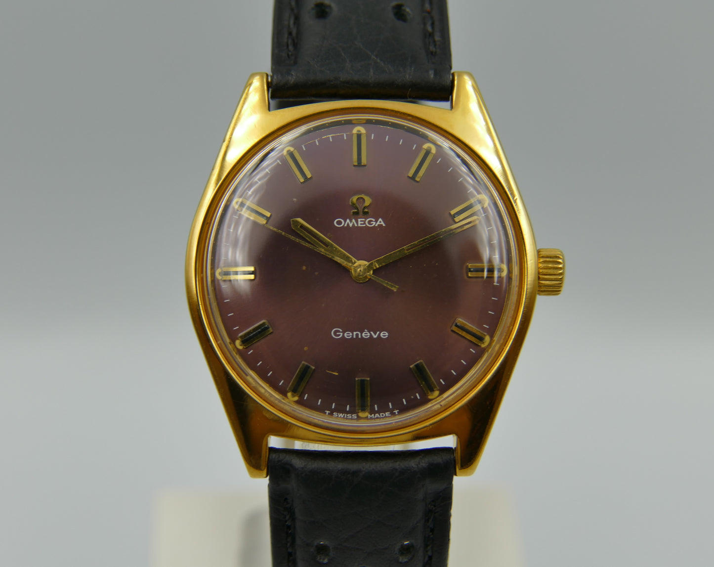 60's vintage watch mens Omega geneve manual wind cal 601 ref 135.041 purple dial