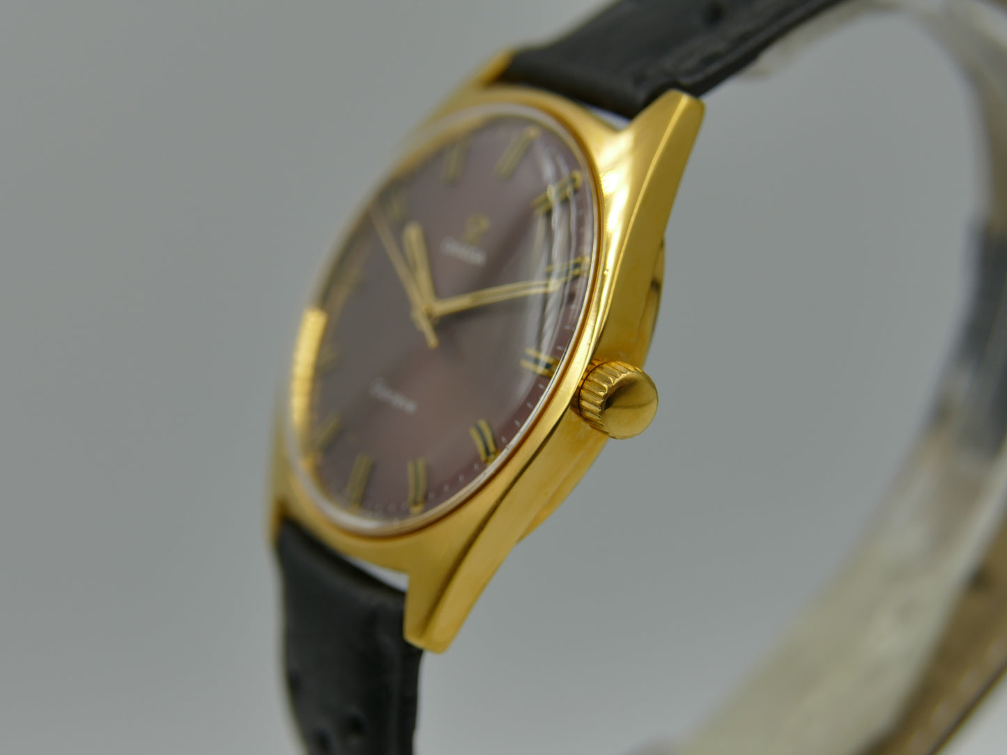 60's vintage watch mens Omega geneve manual wind cal 601 ref 135.041 purple dial