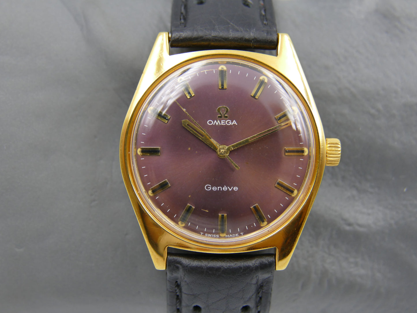 60's vintage watch mens Omega geneve manual wind cal 601 ref 135.041 purple dial