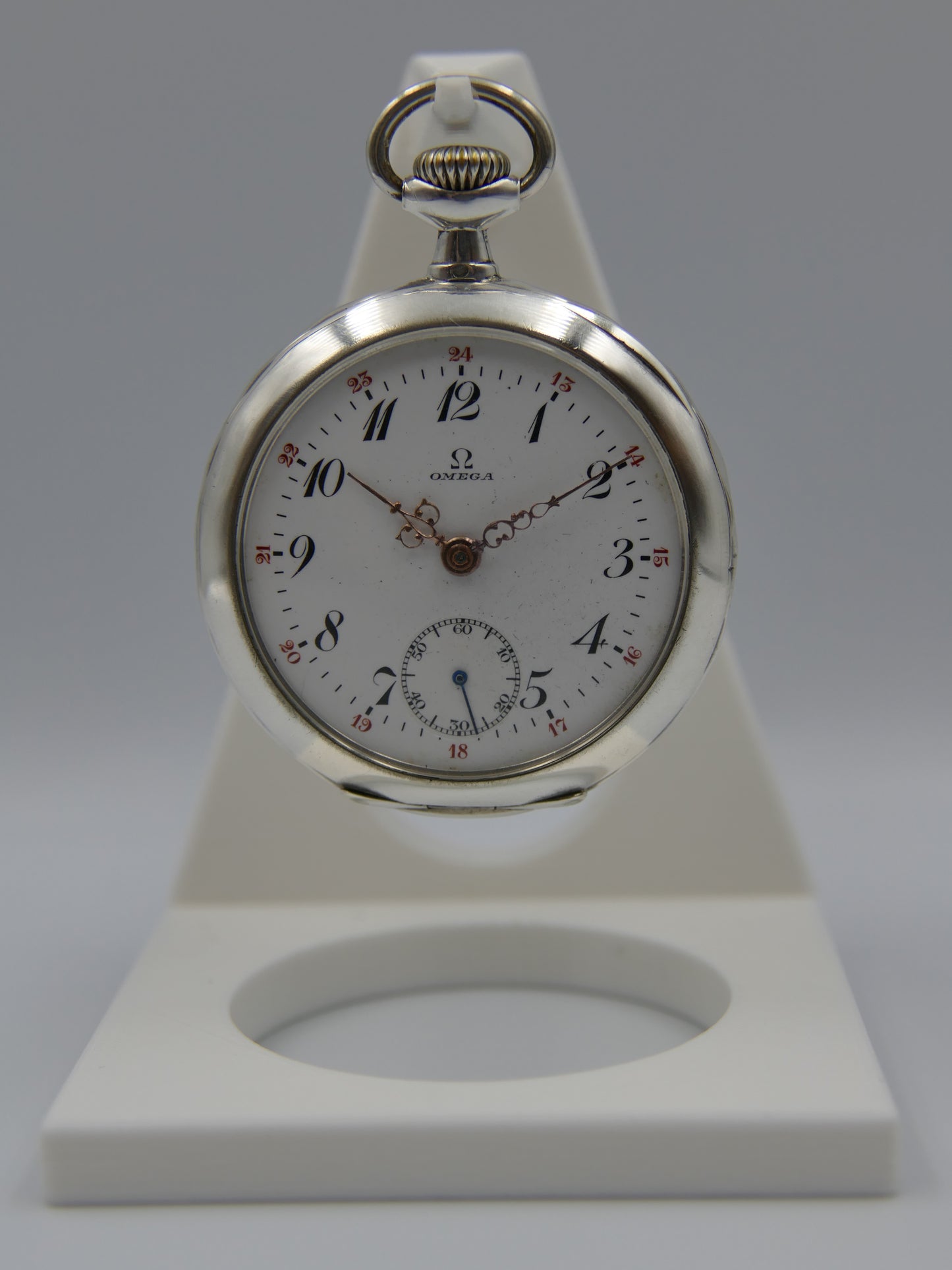 1910 vintage pocket gousset watch Omega 15’’’ solid silver