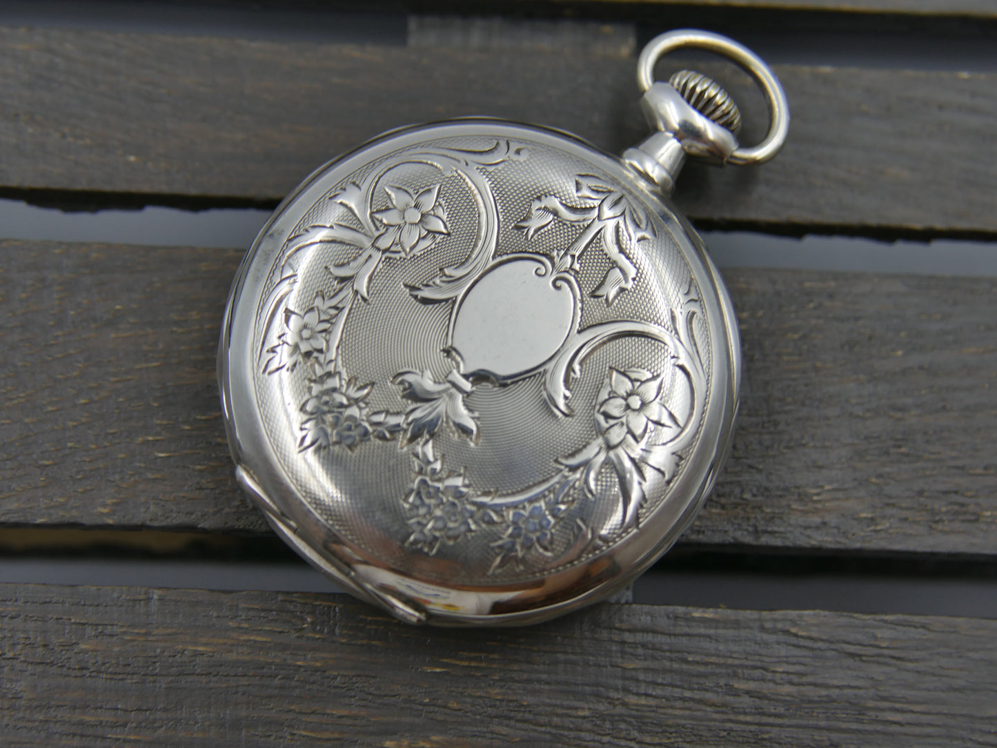 1910 vintage pocket gousset watch Omega 15’’’ solid silver