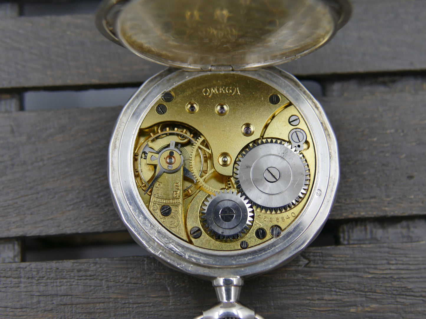 1910 vintage pocket gousset watch Omega 15’’’ solid silver