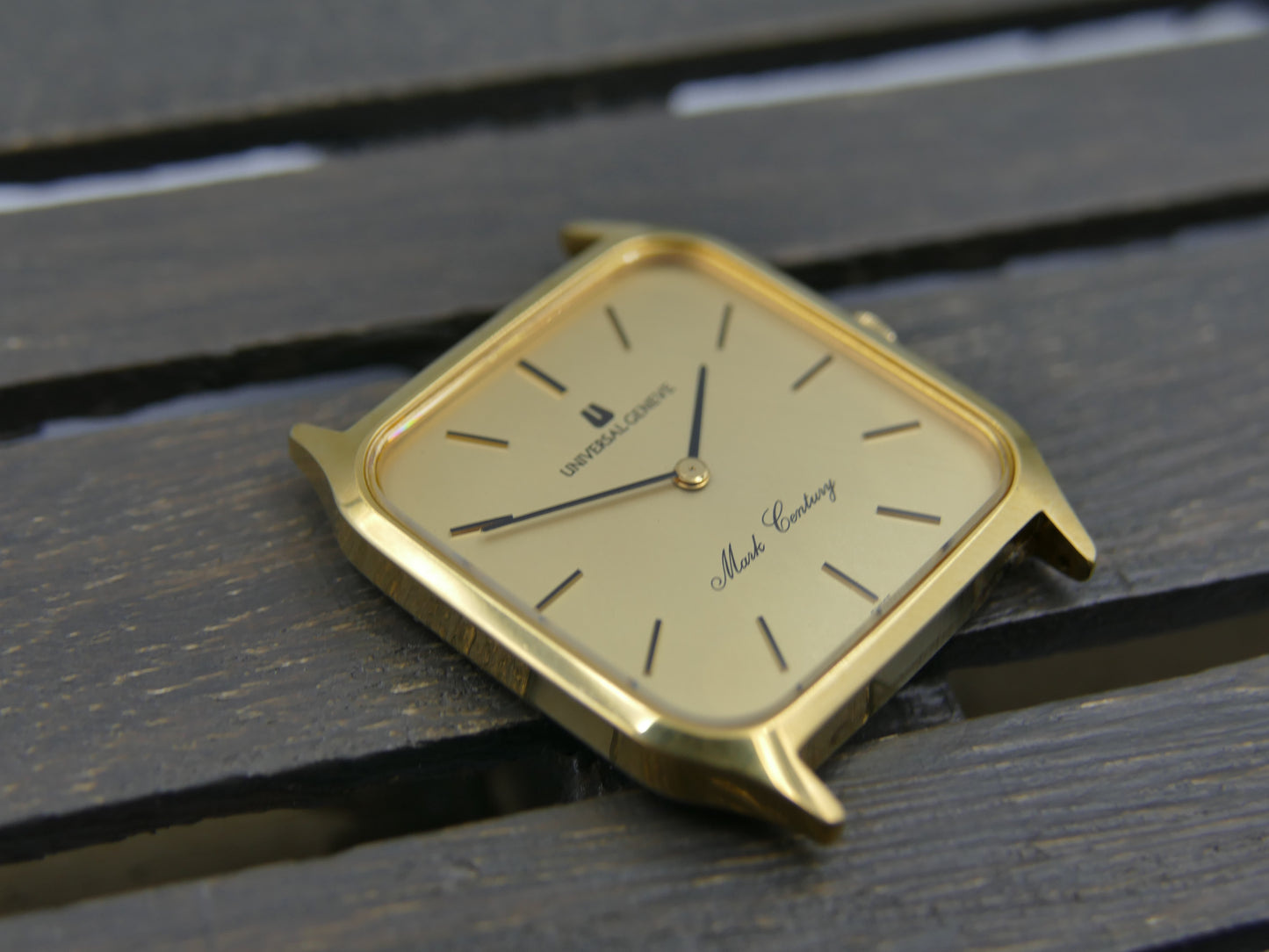 80s vintage watch mens Universal Geneve Mark Century ref. 226674 quartz w/box