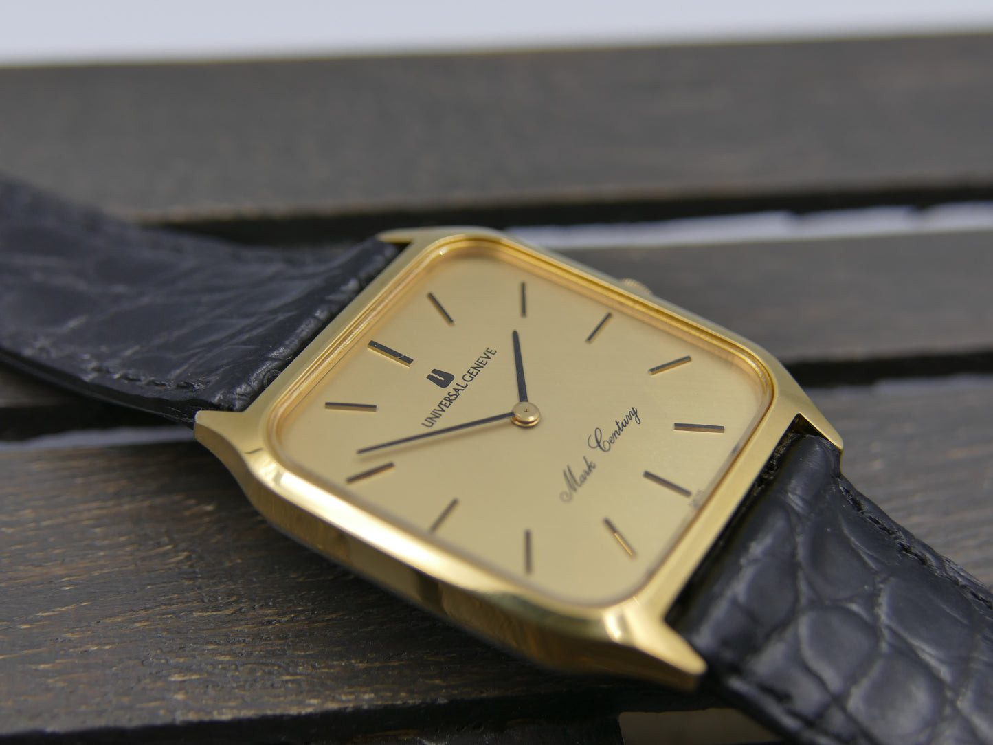 80s vintage watch mens Universal Geneve Mark Century ref. 226674 quartz w/box