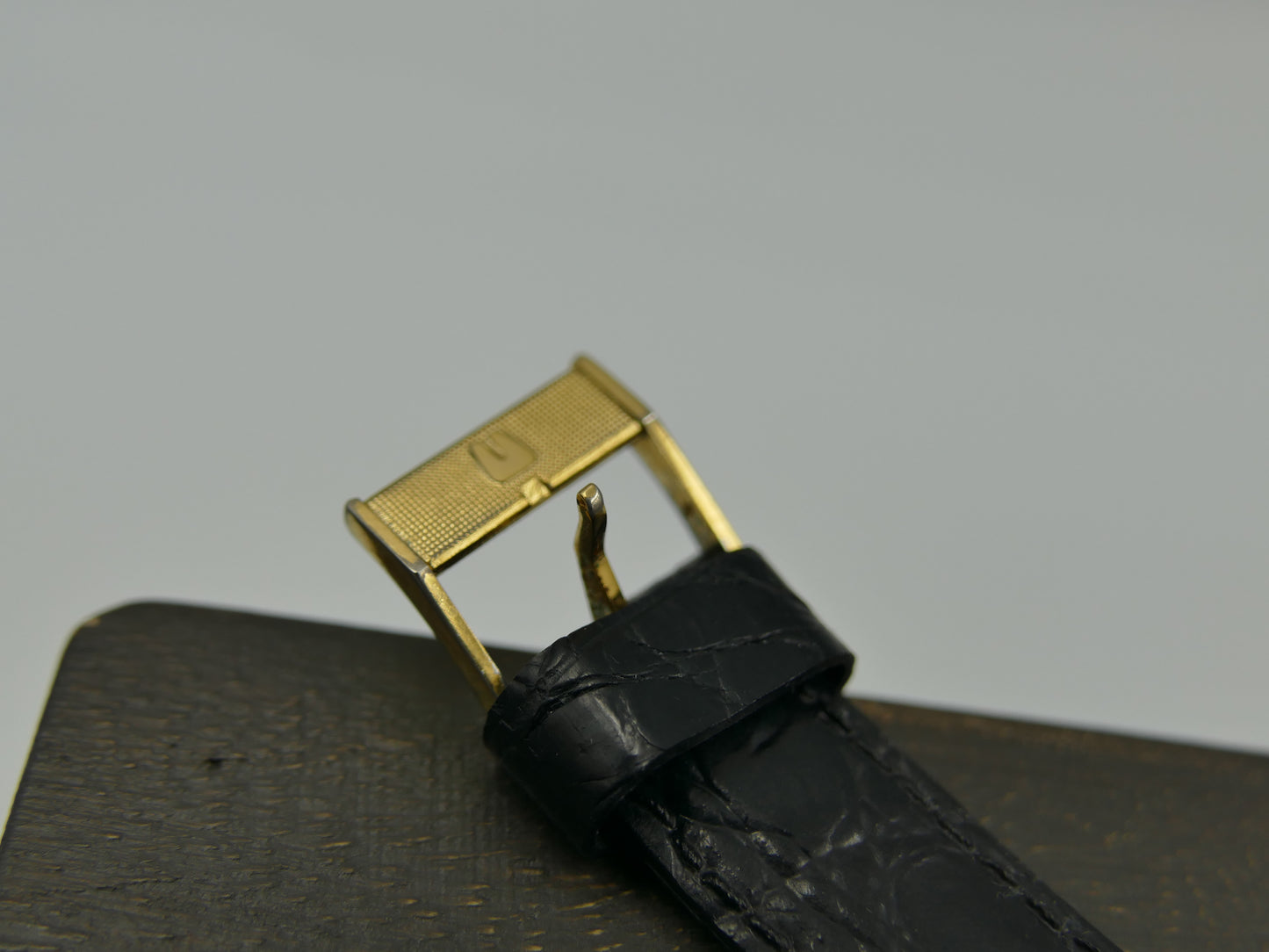 80s vintage watch mens Universal Geneve Mark Century ref. 226674 quartz w/box