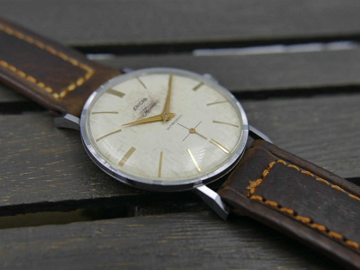 60's vintage watch mens Enicar Florence Ultrasonic cal. AR 1012 B linen dial N.O.S