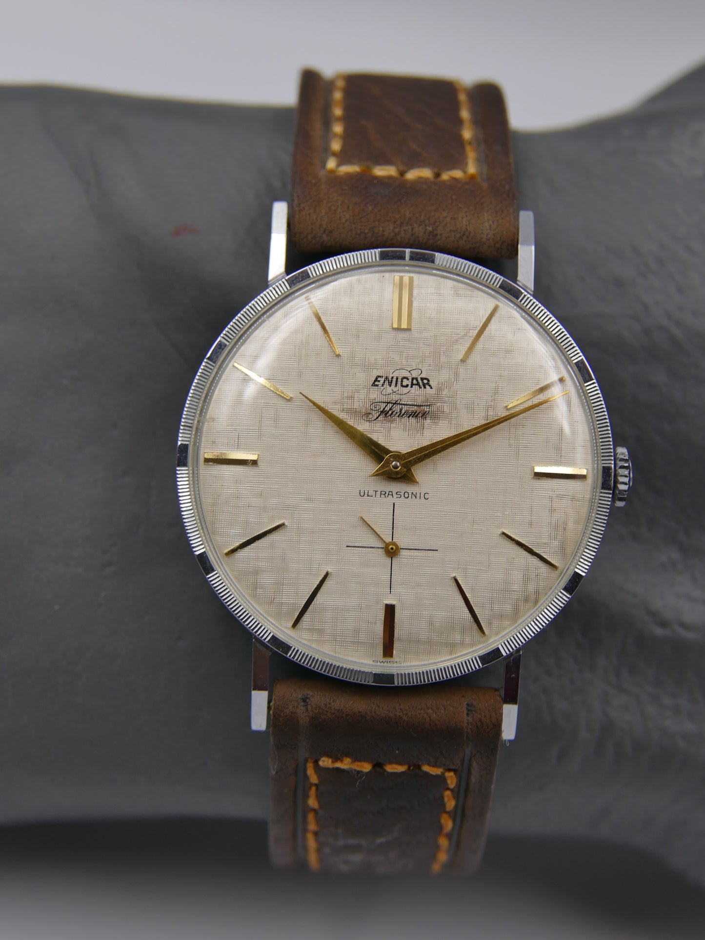 60's vintage watch mens Enicar Florence Ultrasonic cal. AR 1012 B linen dial N.O.S