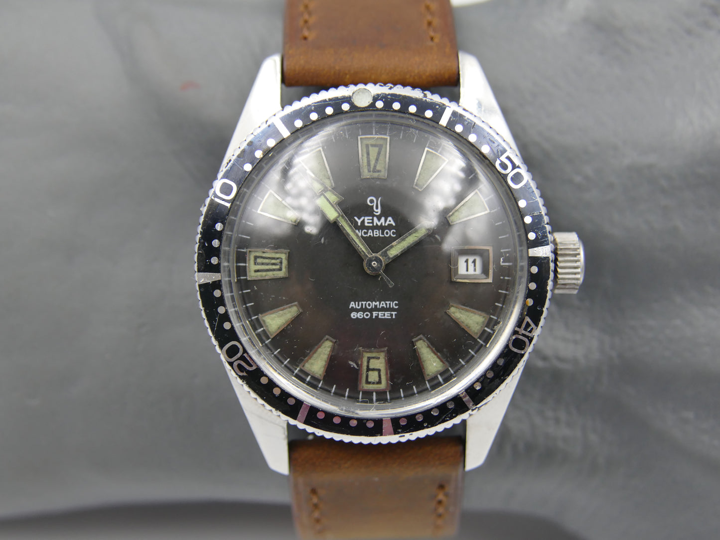 60's vintage watch mens Yema 660 feet SKIN DIVER ref 8755 Steel Pre superman 37mm