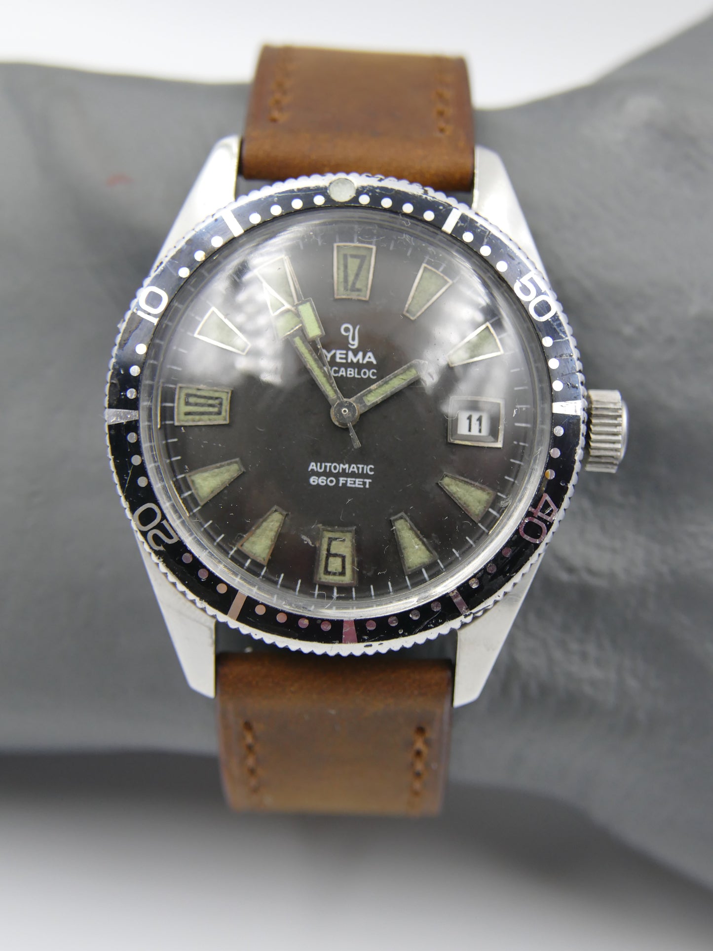 60's vintage watch mens Yema 660 feet SKIN DIVER ref 8755 Steel Pre superman 37mm