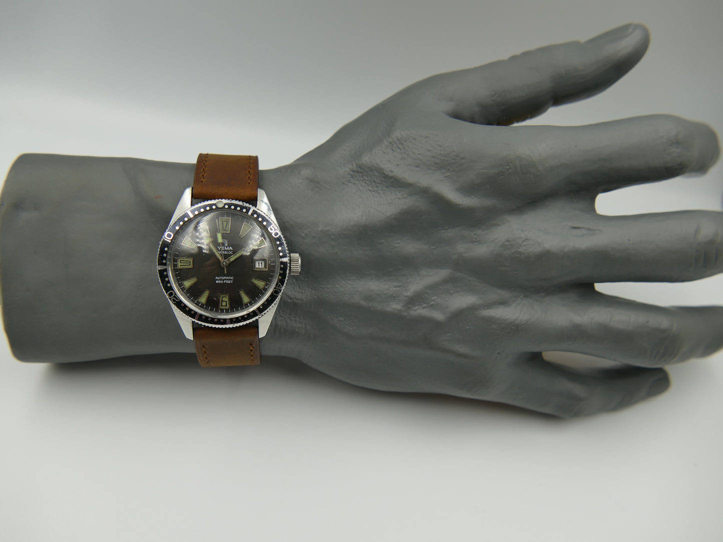 60's vintage watch mens Yema 660 feet SKIN DIVER ref 8755 Steel Pre superman 37mm