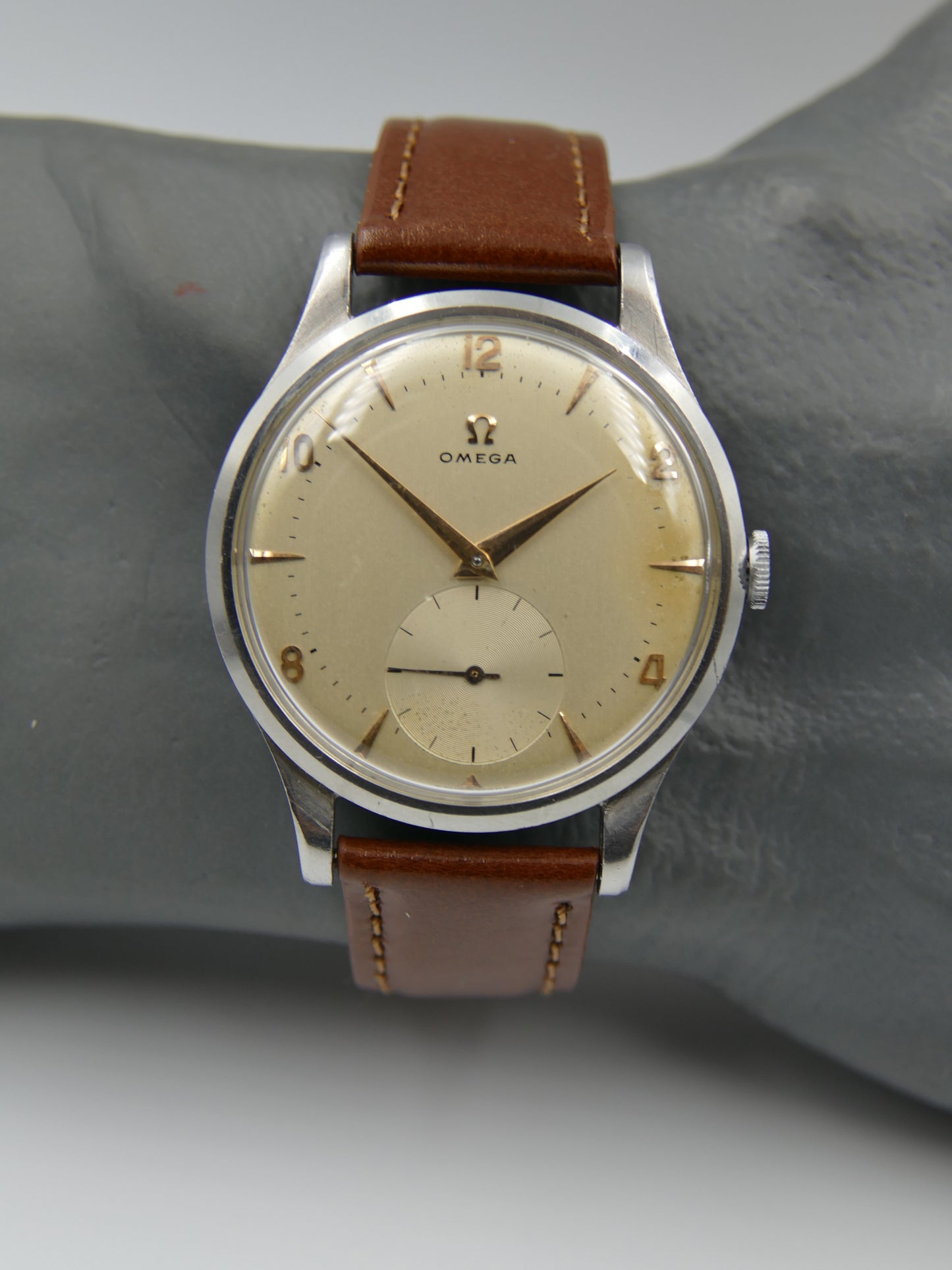 50s vintage watch mens Omega jumbo calatrava ref 2609 12 hand wind 266 37mm