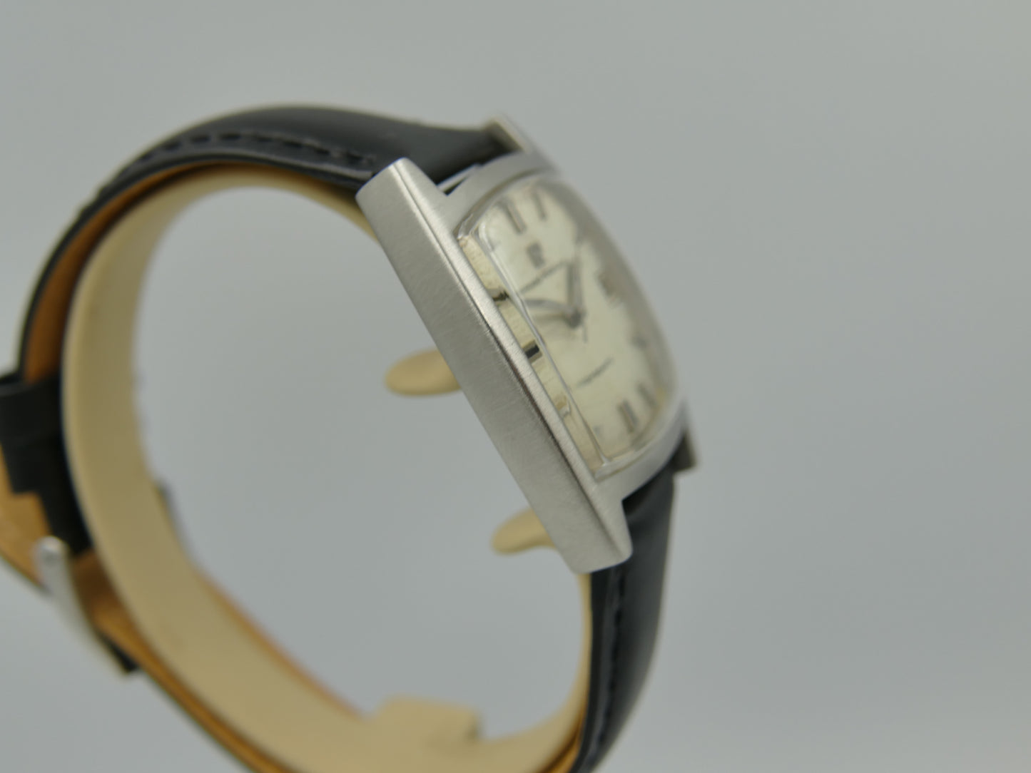 60s vintage watch mens Girard perregaux Gyromatic tonneau steel serviced