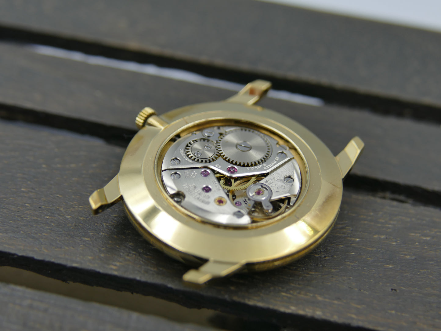 Universal Geneve ref. 542 101 ultra slim hand wind cal. 1-42 serviced vintage 60s