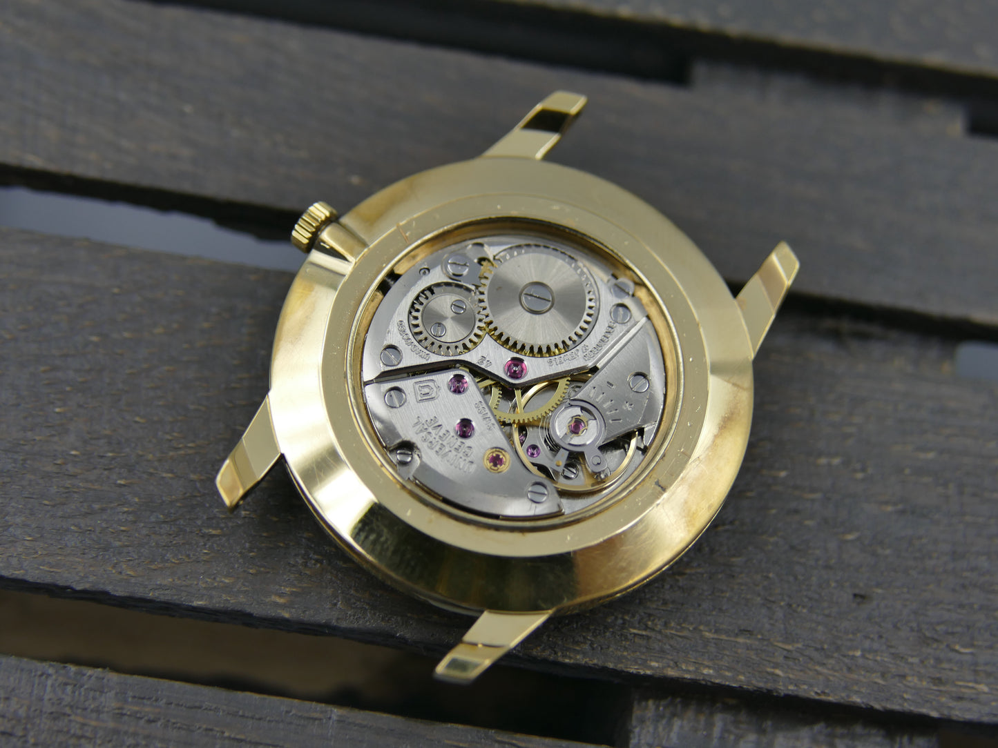 Universal Geneve ref. 542 101 ultra slim hand wind cal. 1-42 serviced vintage 60s