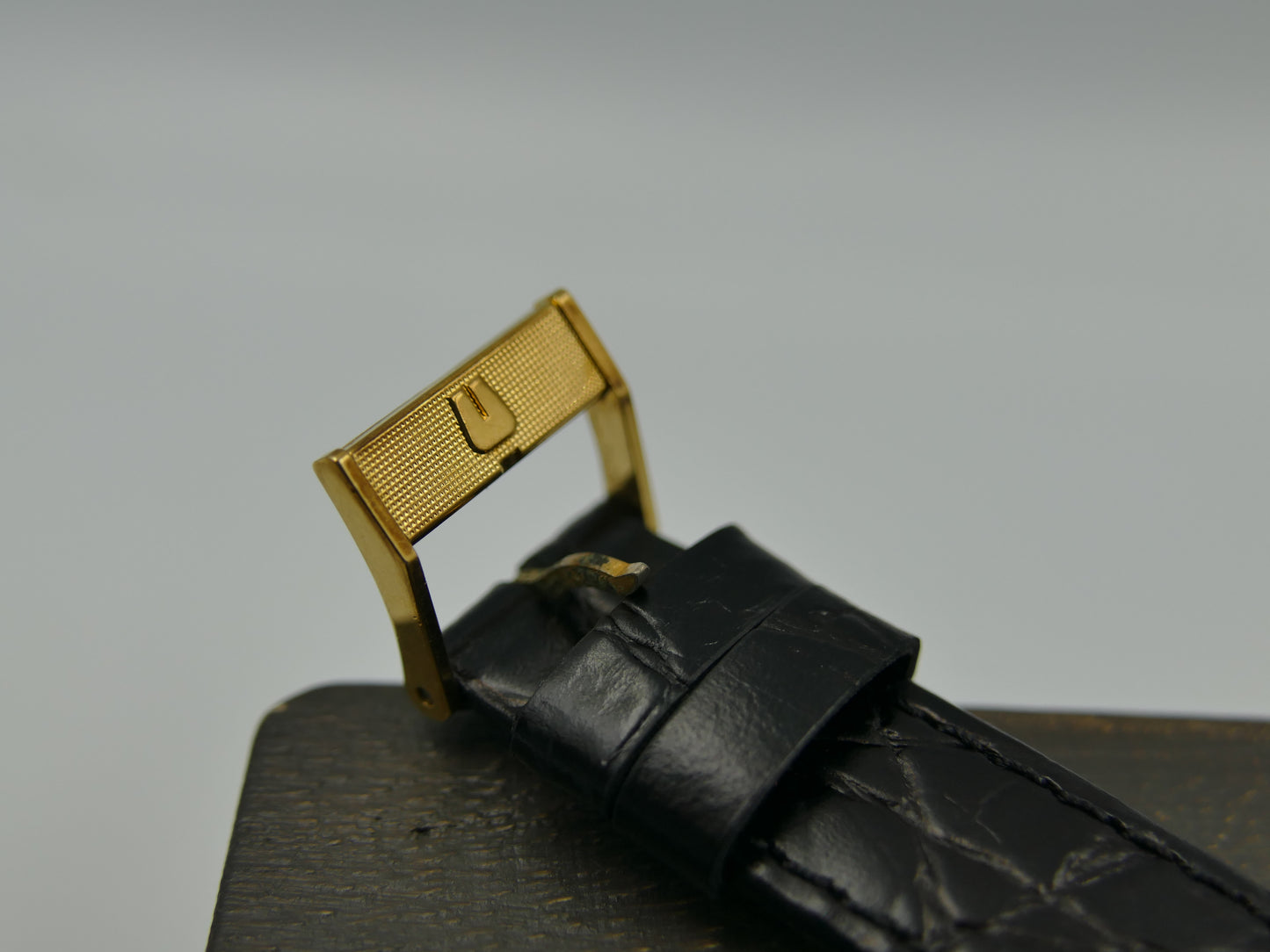 Universal Geneve ref. 542 101 ultra slim hand wind cal. 1-42 serviced vintage 60s