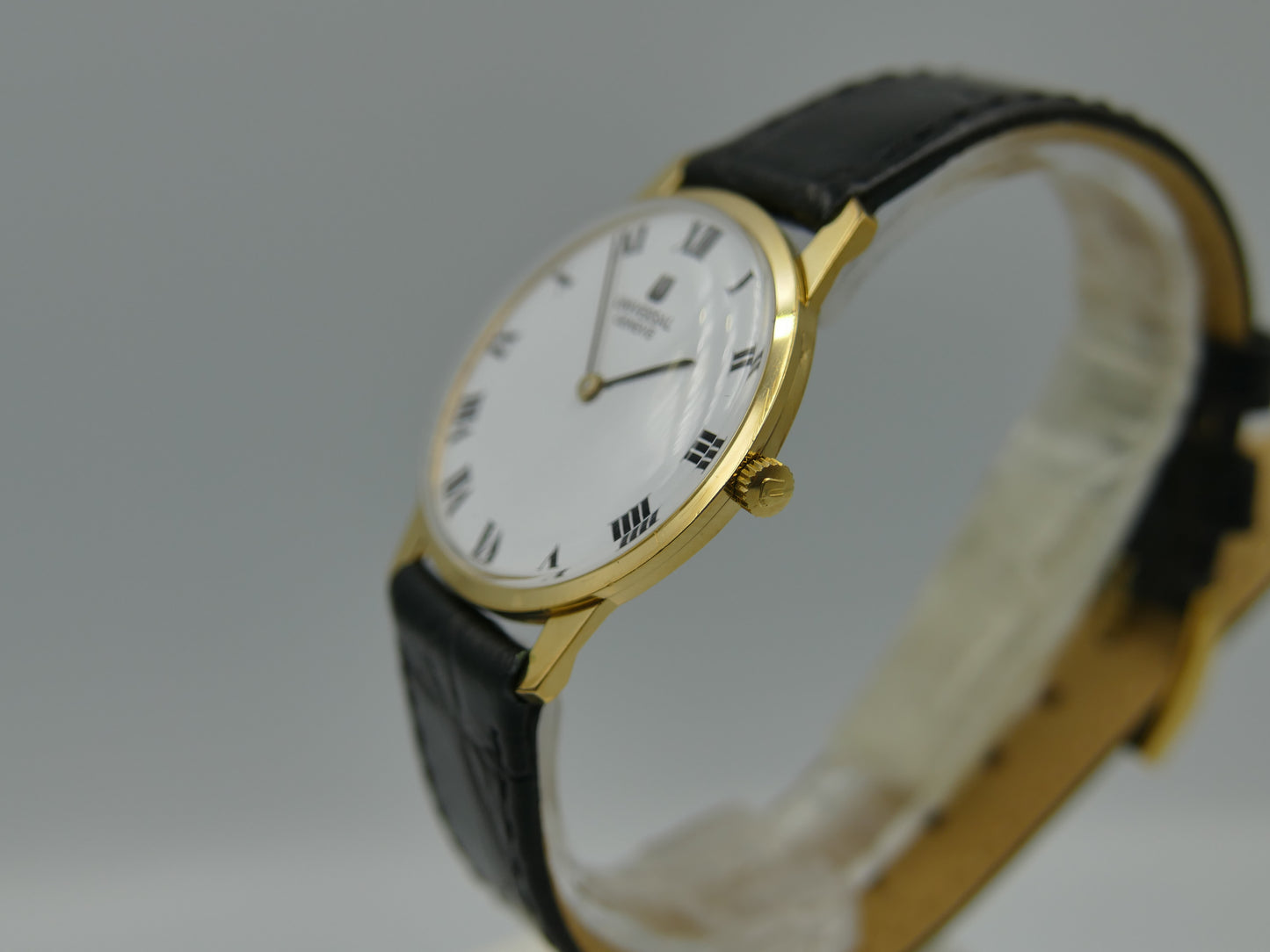 Universal Geneve ref. 542 101 ultra slim hand wind cal. 1-42 serviced vintage 60s