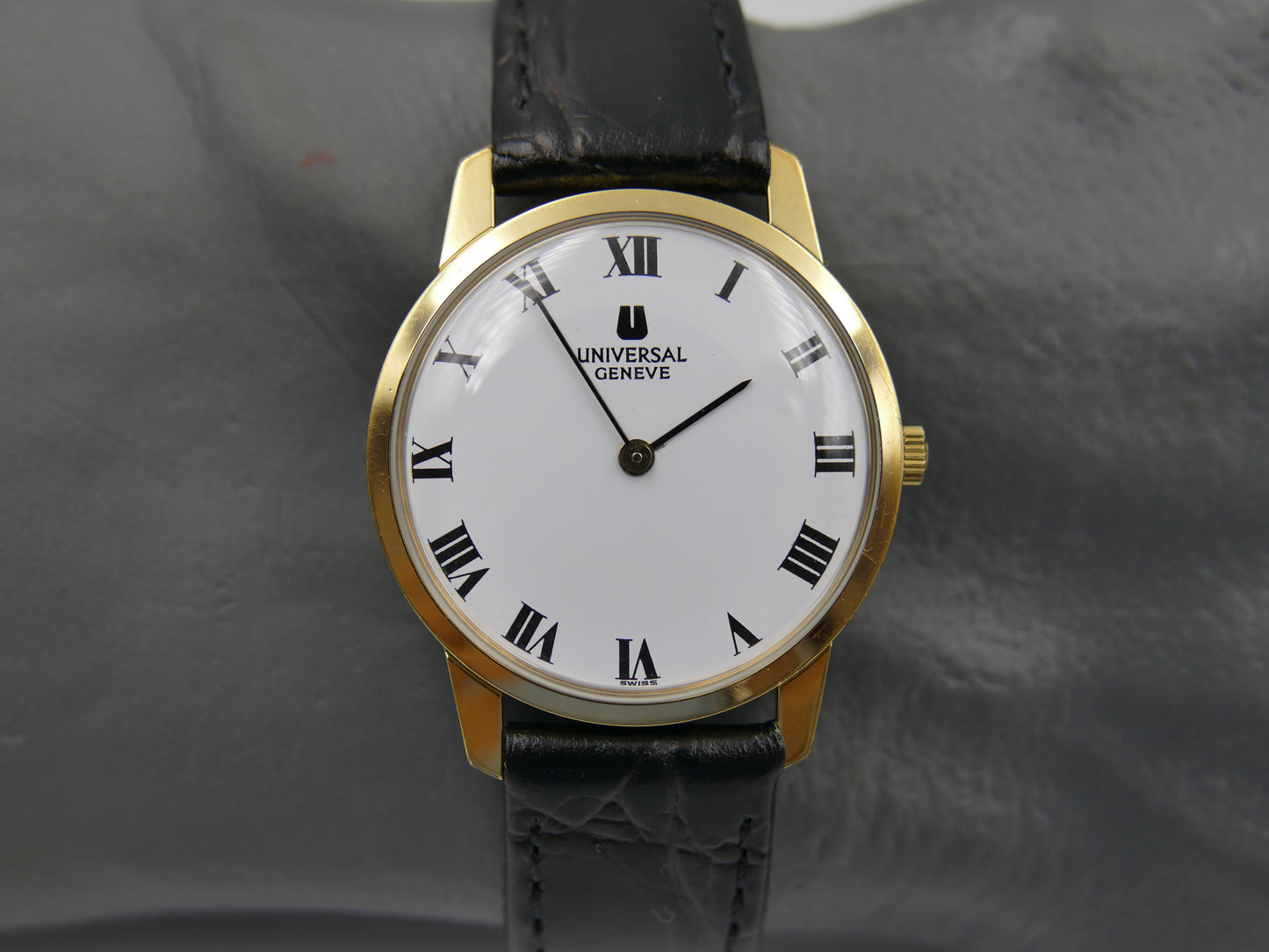 Universal Geneve ref. 542 101 ultra slim hand wind cal. 1-42 serviced vintage 60s