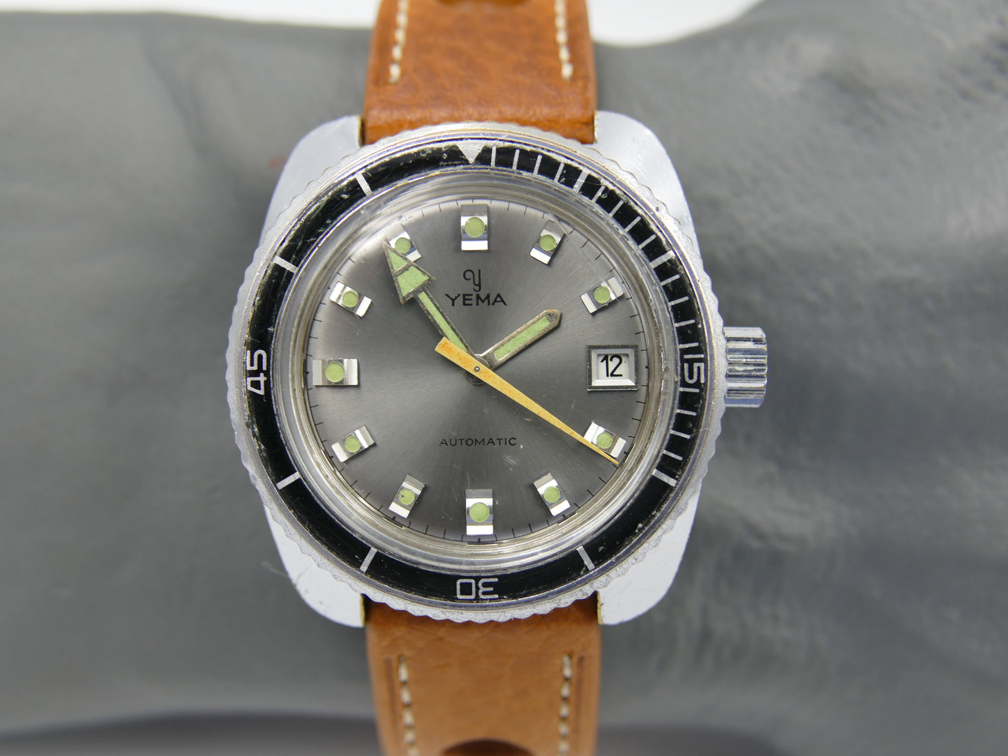 70s vintage watch mens diver plongee Yema ref 221214 automatic FE 3611
