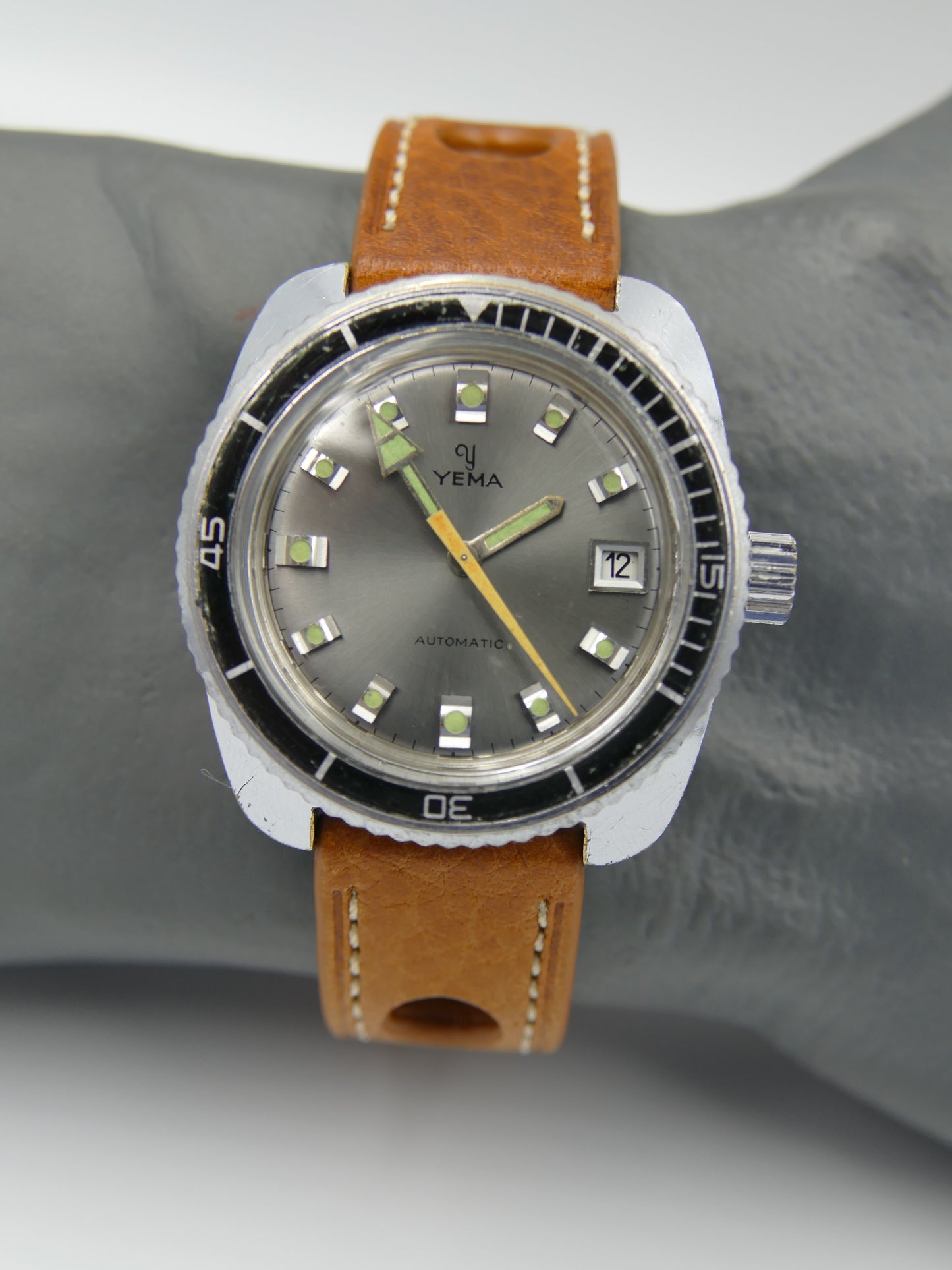 70s vintage watch mens diver plongee Yema ref 221214 automatic FE 3611