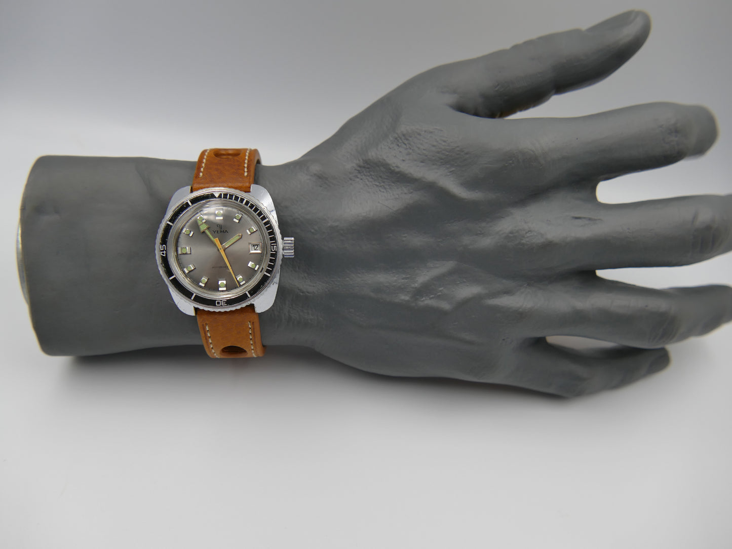 70s vintage watch mens diver plongee Yema ref 221214 automatic FE 3611