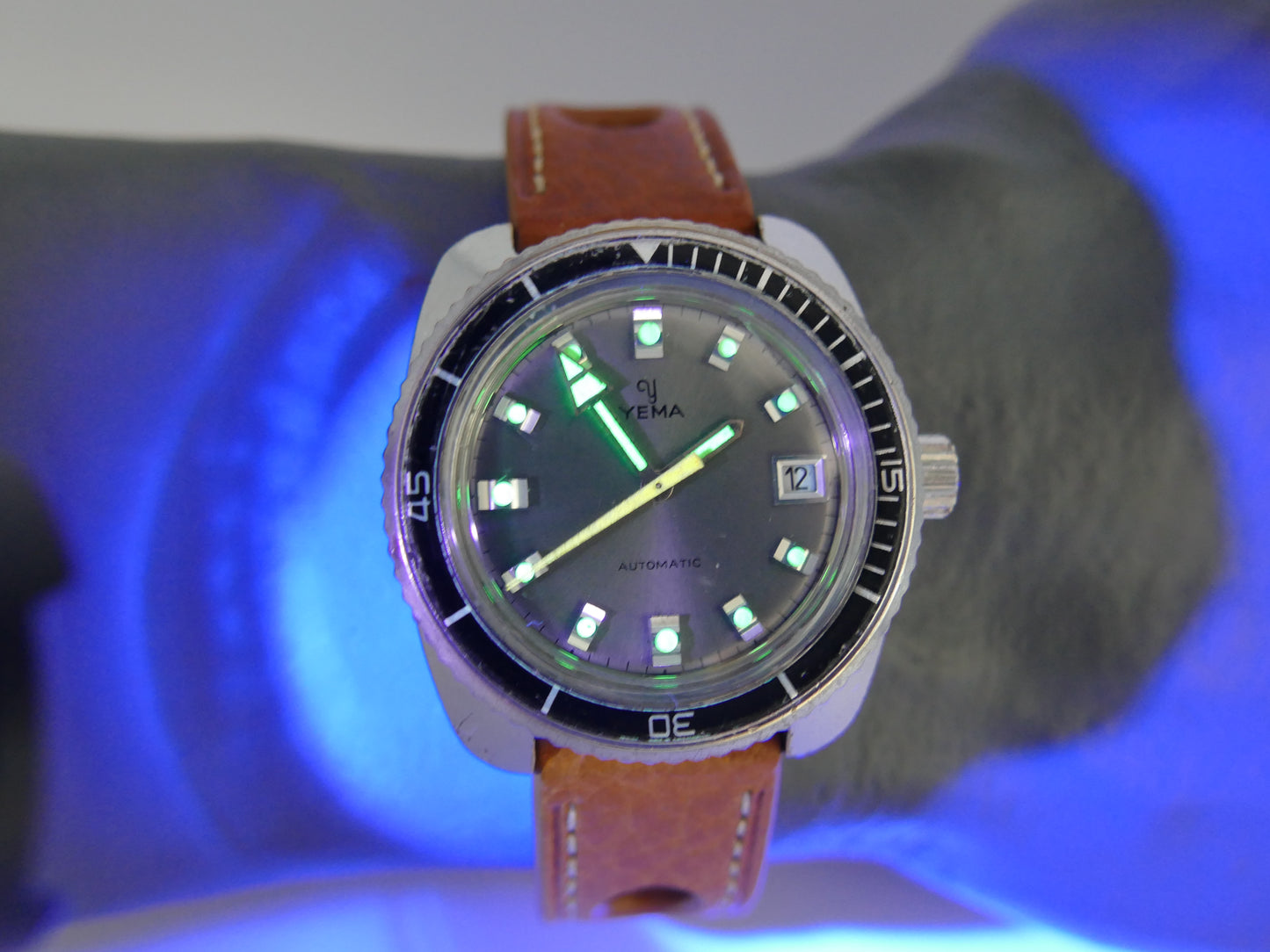 70s vintage watch mens diver plongee Yema ref 221214 automatic FE 3611
