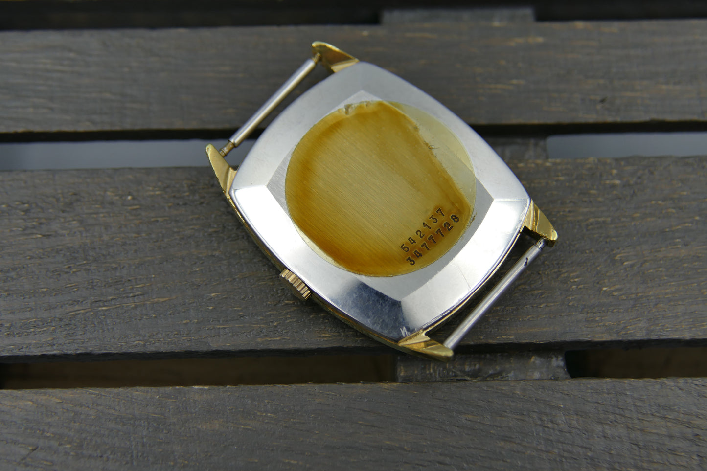 70s vintage watch mens Universal Geneve ref. 542137 TONNEAU thin hand wind 1-42 serviced