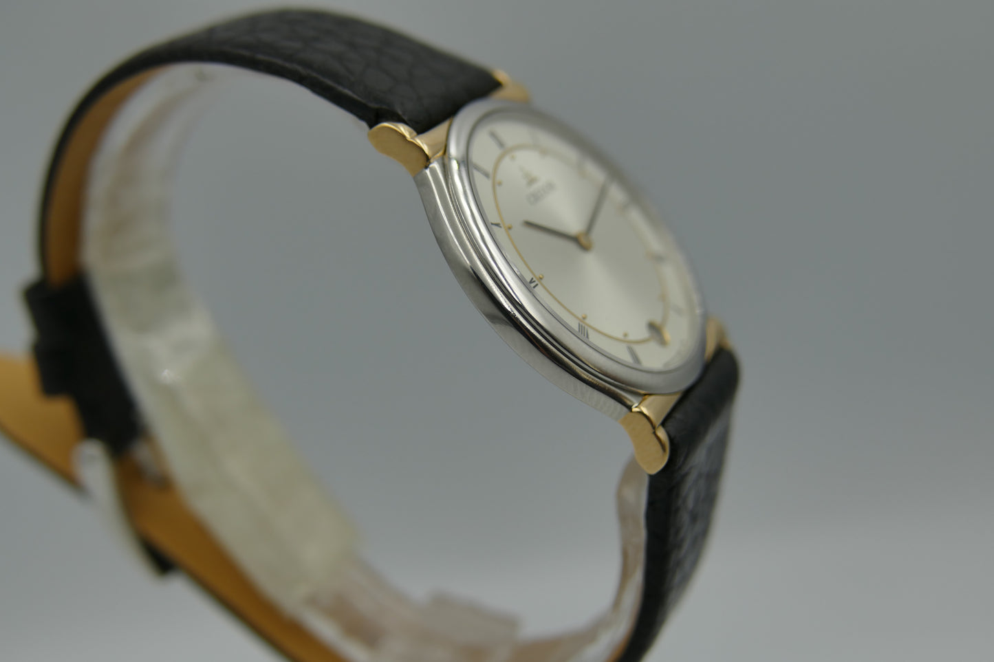 80s vintage watch mens Seiko Credor 7779-6000 18K Gold ultra thin