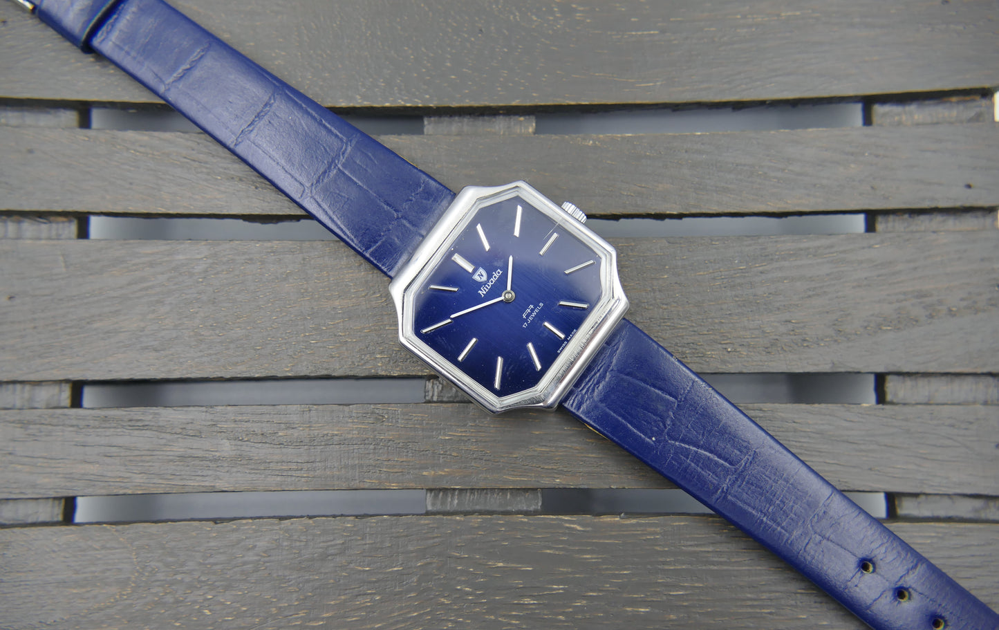 70’s vintage watch mens NIVADA F77 manual wind FE blue serviced