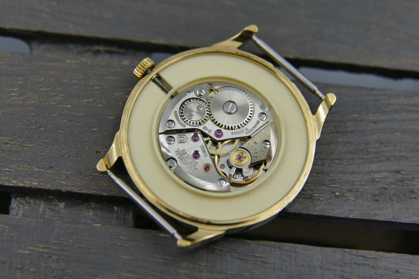 70s vintage watch mens Universal Geneve ref. 542222 manual wind 2-42 fancy lugs serviced