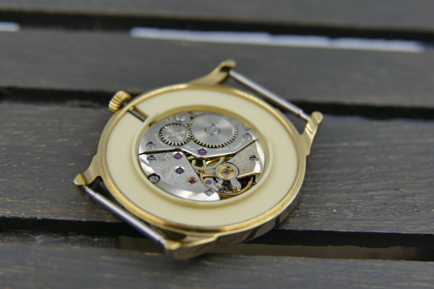 70s vintage watch mens Universal Geneve ref. 542222 manual wind 2-42 fancy lugs serviced