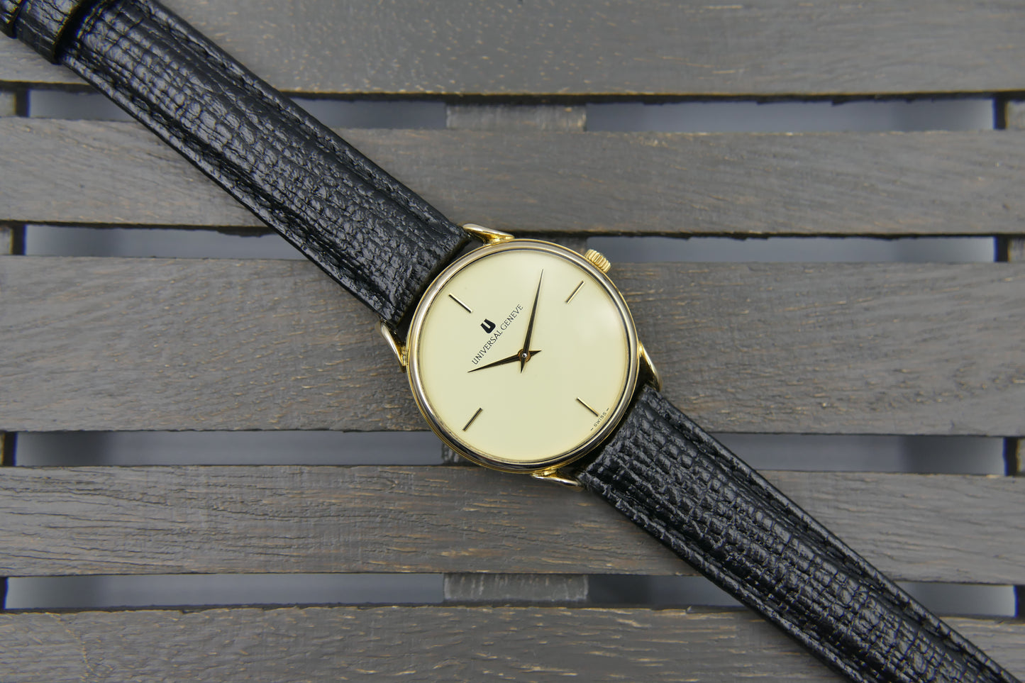 70s vintage watch mens Universal Geneve ref. 542222 manual wind 2-42 fancy lugs serviced