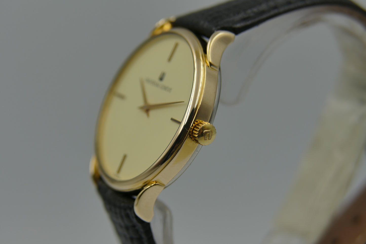 70s vintage watch mens Universal Geneve ref. 542222 manual wind 2-42 fancy lugs serviced