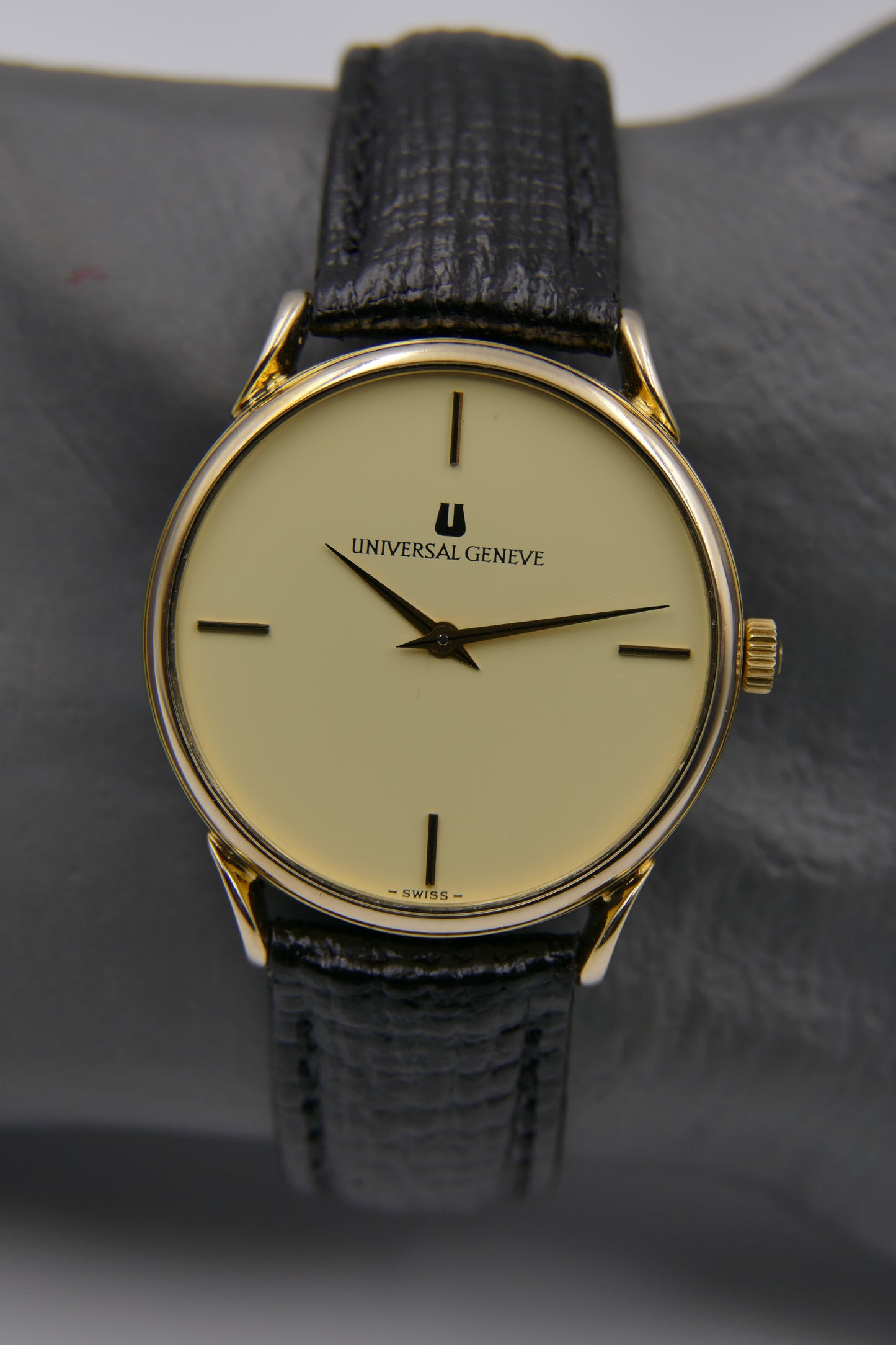 70s vintage watch mens Universal Geneve ref. 542222 manual wind 2-42 fancy lugs serviced