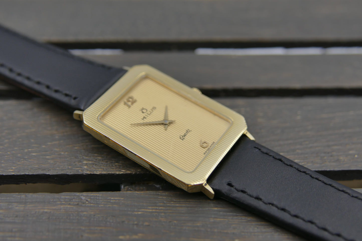 Vintage watch mens dress tank Milus ref 830.004 Gold Tone ultra Thin