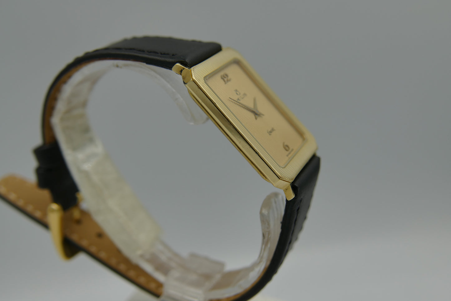 Vintage watch mens dress tank Milus ref 830.004 Gold Tone ultra Thin